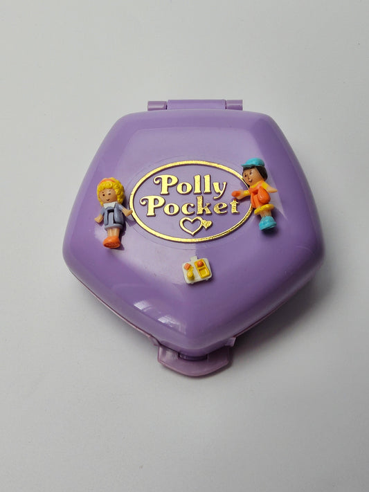 Polly pocket fastfood 100% complete with original card