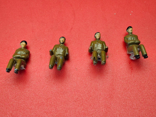 Dinky soldier lead figures x4