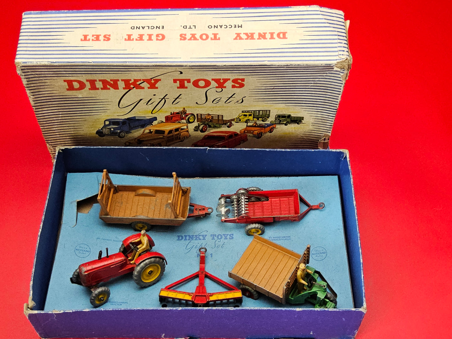 Dinky gift set 100% complete