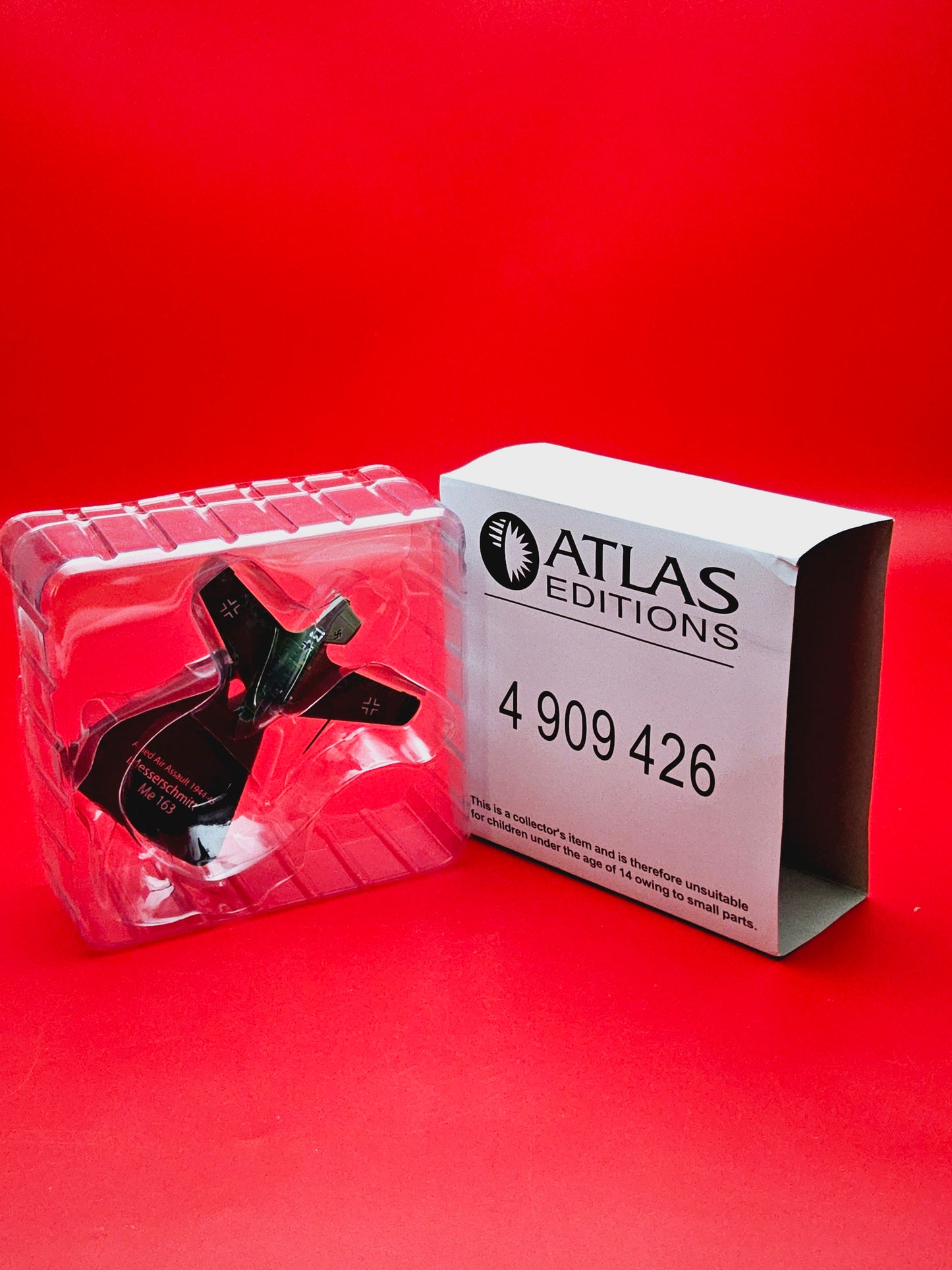 Atlas model plane sealed in original box 4909426