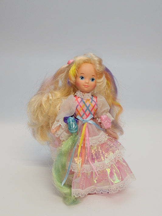 Lady lovely locks doll with 6 hair pieces