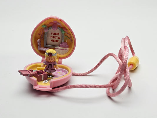 Polly pocket pretty present locket 100% complete