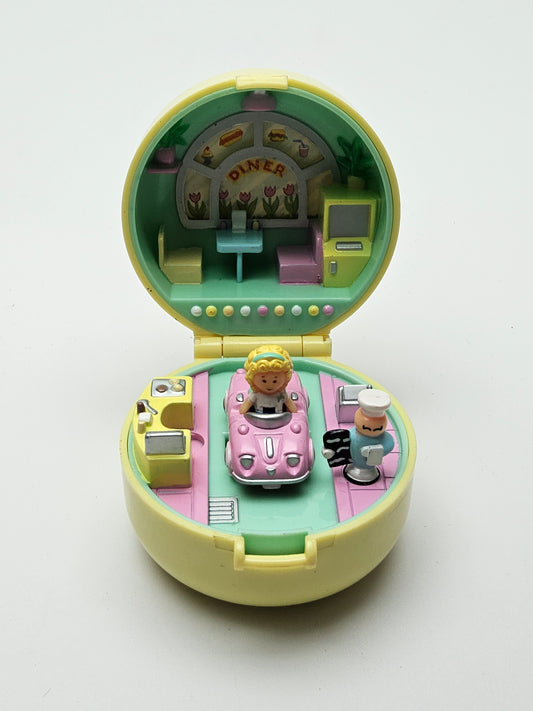 Polly pocket diner ring case 100% complete