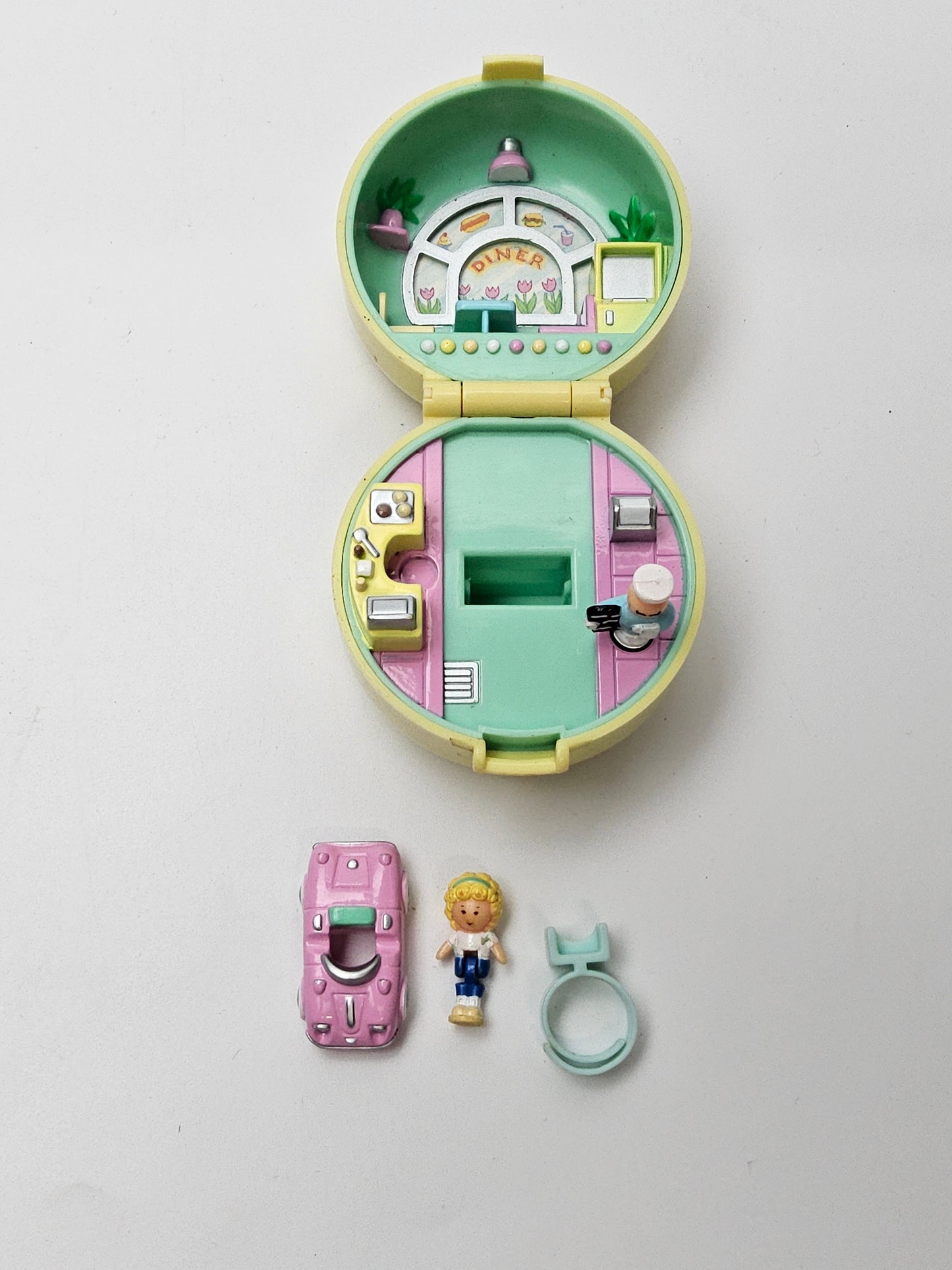 Polly pocket diner ring case 100% complete