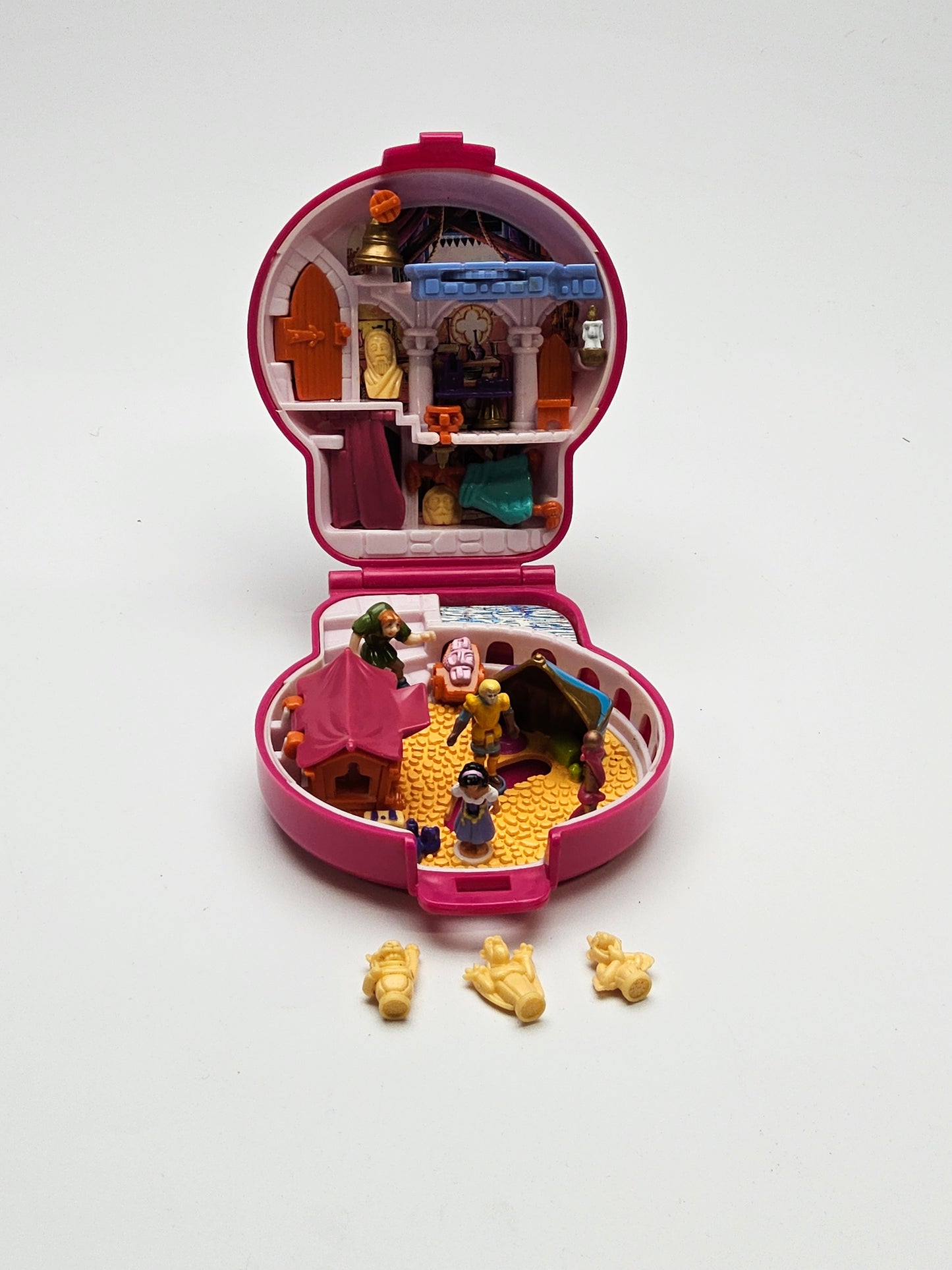 Polly pocket hunchback of Notredame compaft 100% complete
