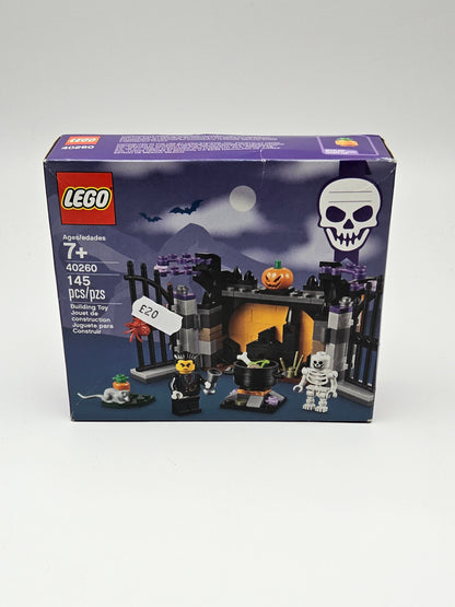 Lego #40260 halloween haunt sealed in original box