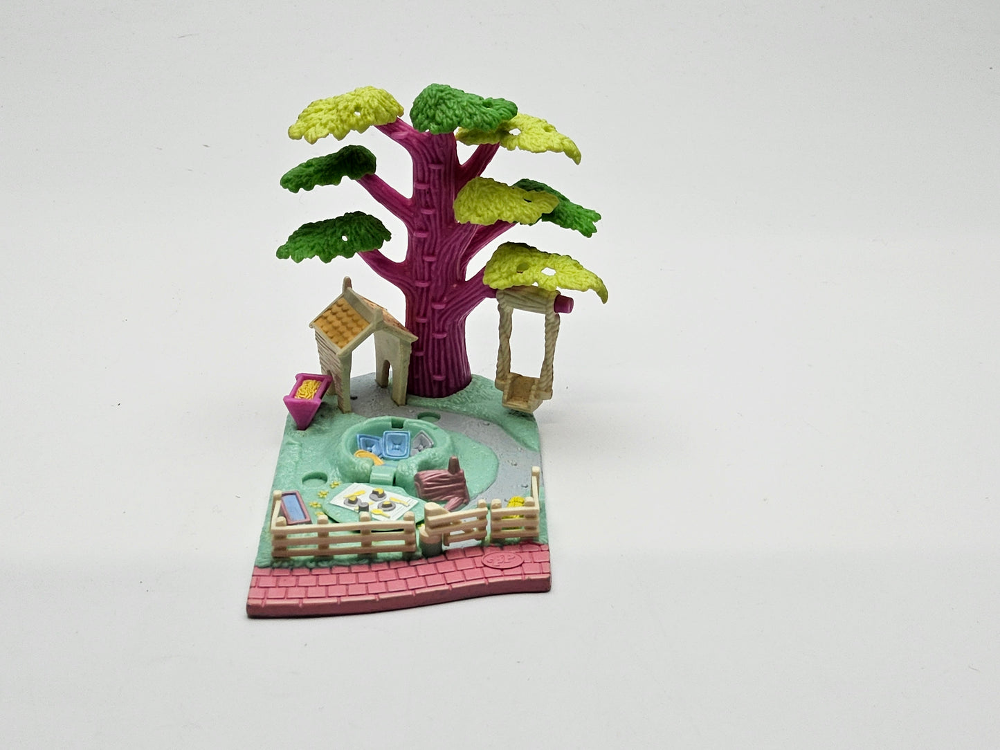 Polly pocket shady tree 100% complete