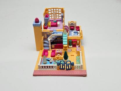 Polly pocket pollyville light up hotel 100% complete (lights working)
