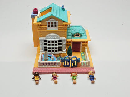 Polly pocket pollyville light up hotel 100% complete (lights working)