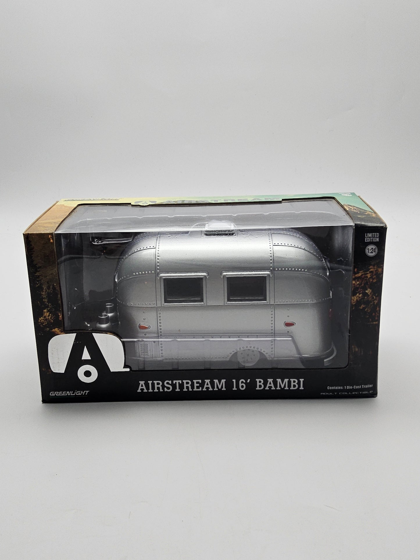 Greeanlight Airstream 16' Bambi