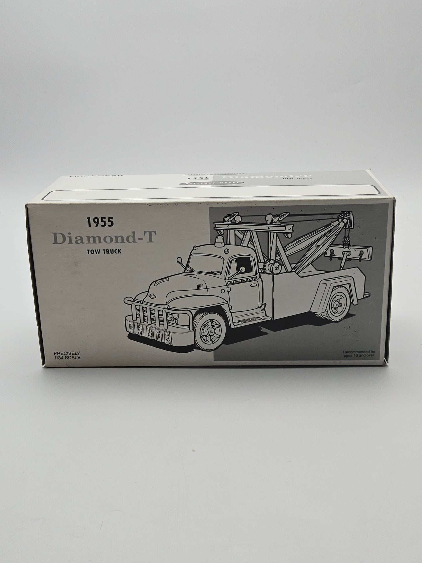 Danbury mint diamond t tow truck
