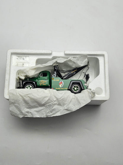 Danbury mint diamond t tow truck