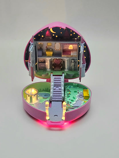 Polly pocket starlight castle 100% complete lights working