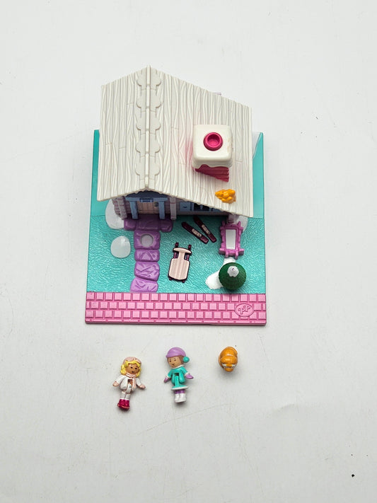 Polly pocket pollyville ski lodge 100% complete