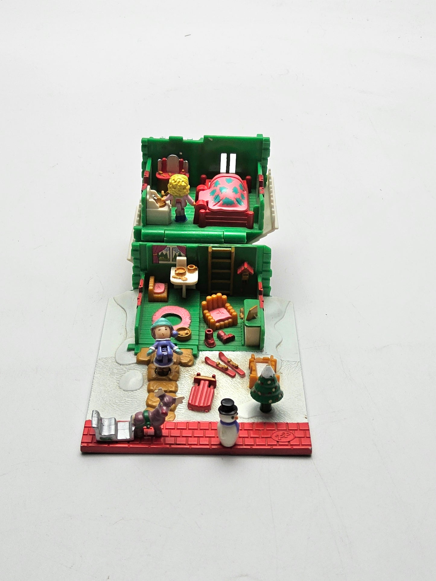 Polly pocket christmas chalet 100% complete