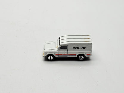 Corgi junior landrover 110 police van