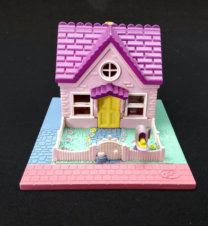 Polly pocket variation cozy cottage 100% complete