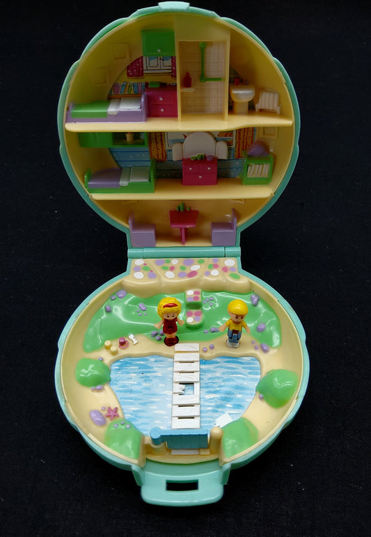 RARE polly pocket beach house variation 100% complete