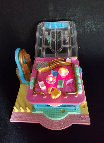 Polly pocket supermarket 100% complete with working lights