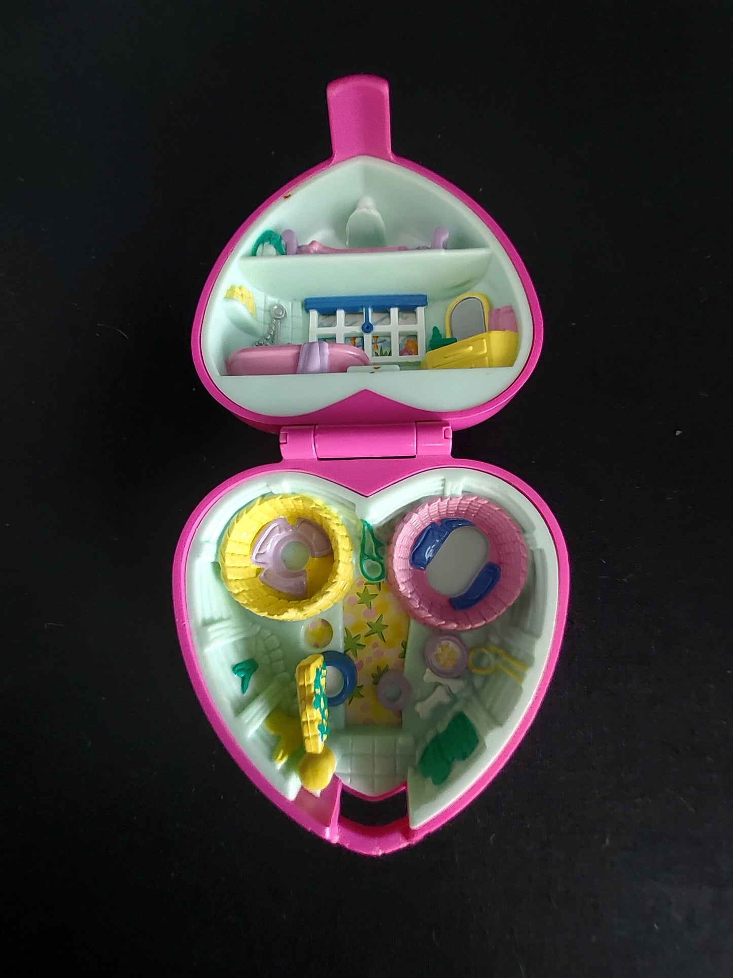 Polly pocket precious puppies 100% complete