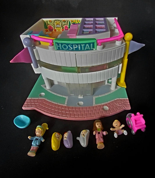 ULTRA RARE children's hospital 100% complete and original with working lights