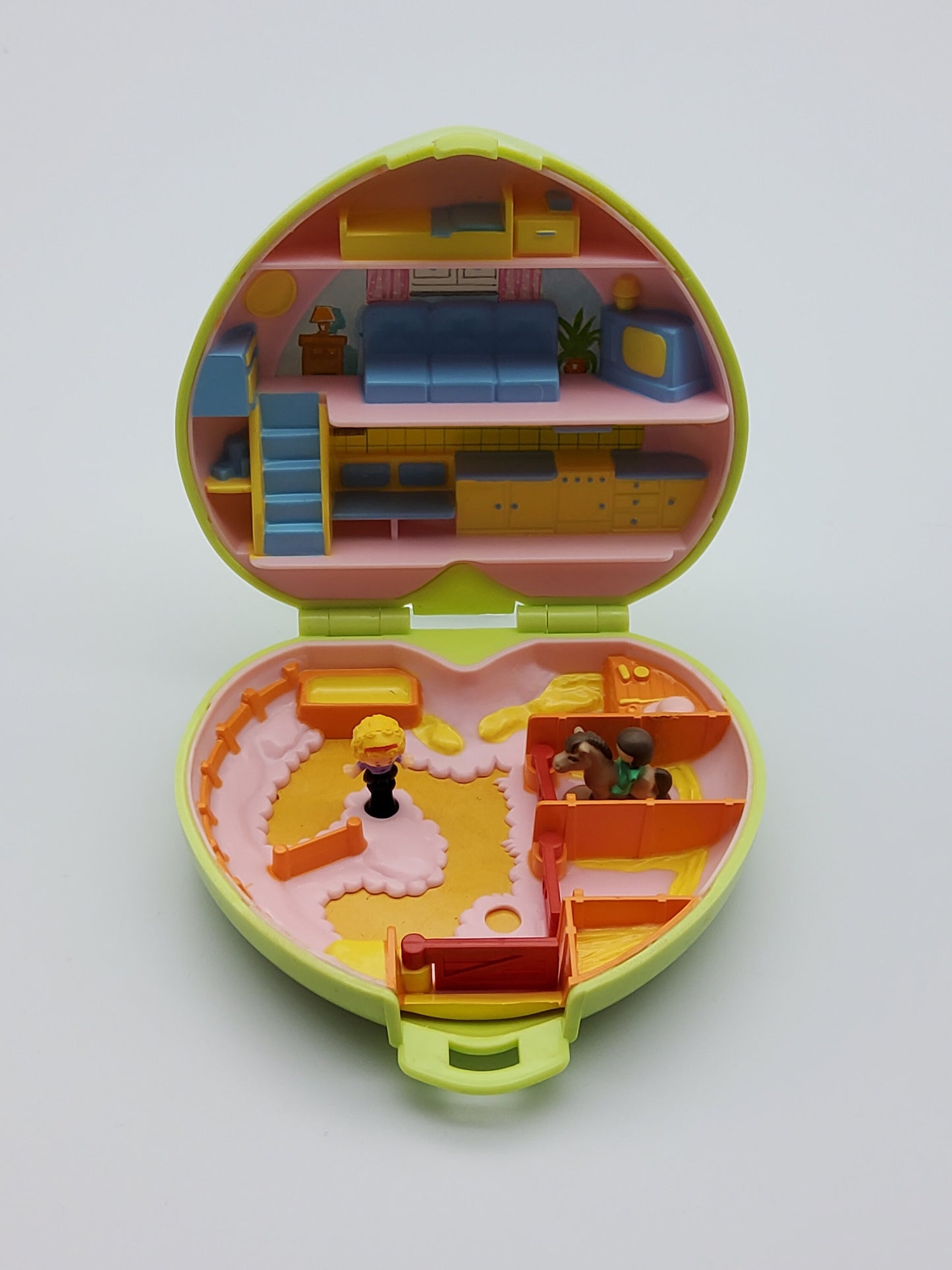 Polly pocket pony club compact 100% complete