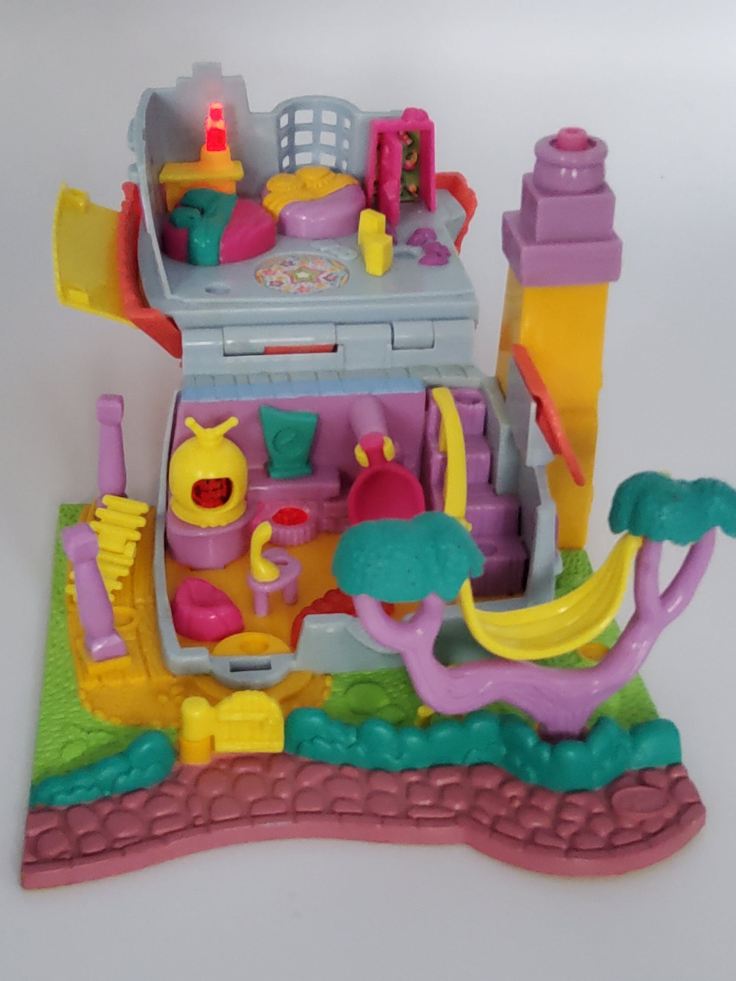 Polly pocket light up kitty house 100% complete