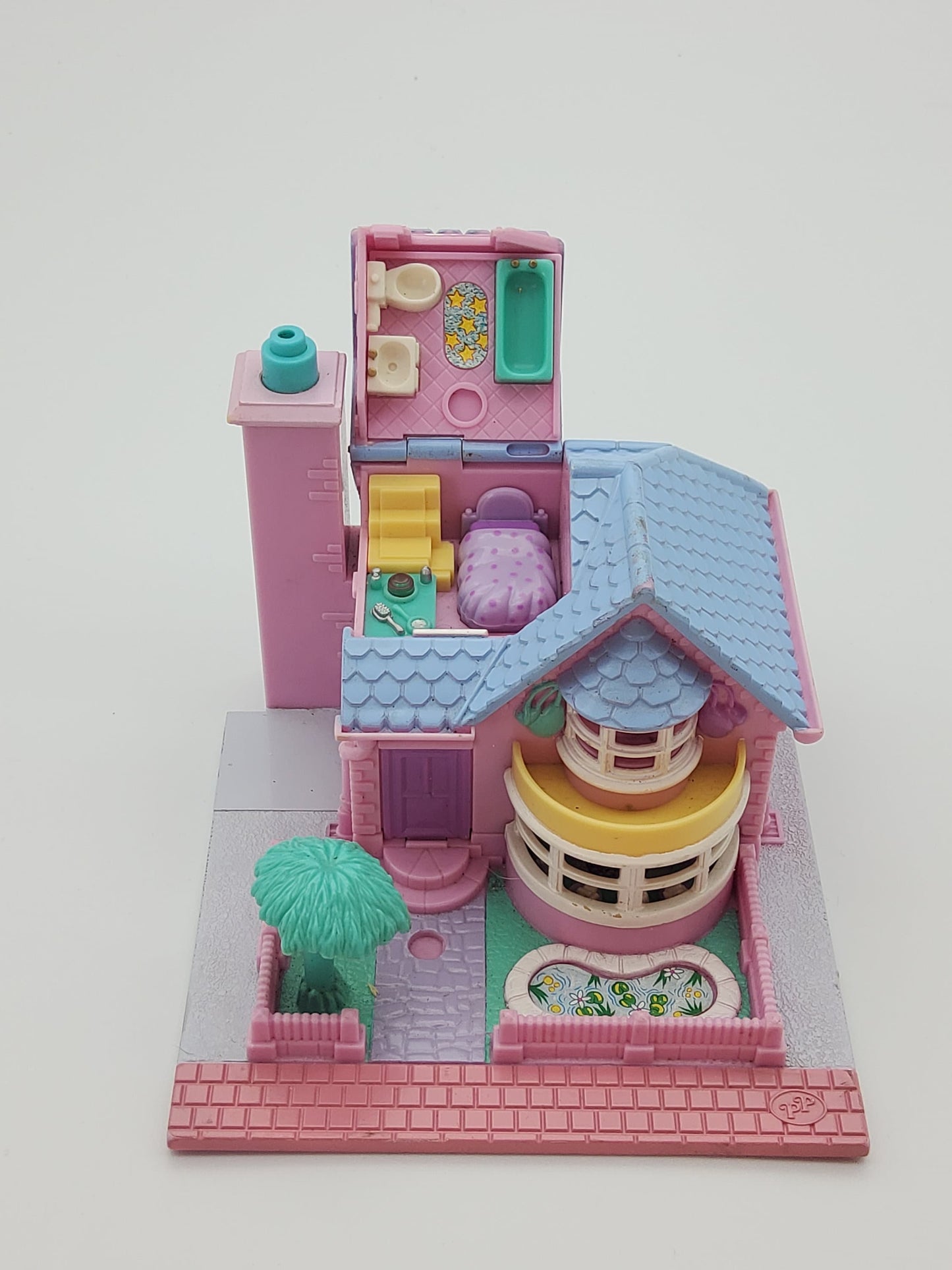 Polly pocket bay window house 100% complete