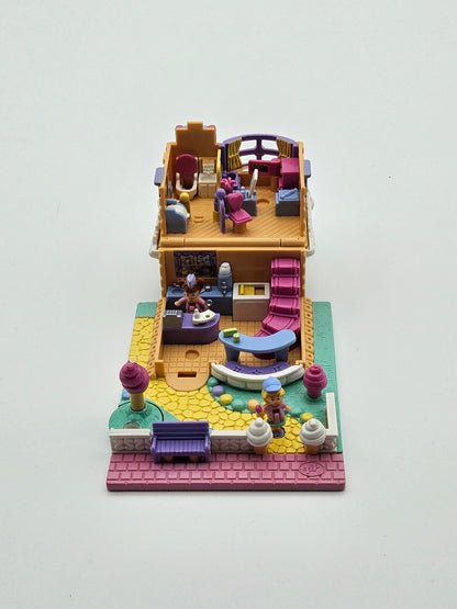 Polly pocket ice cream parlour (vanilla variation) 100% complete