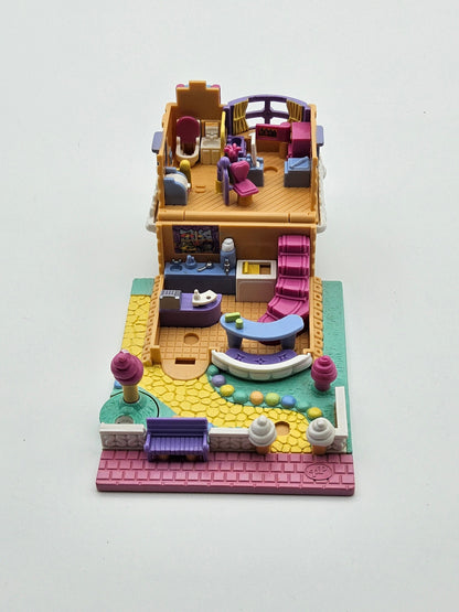 Polly pocket ice cream parlour (vanilla variation) 100% complete