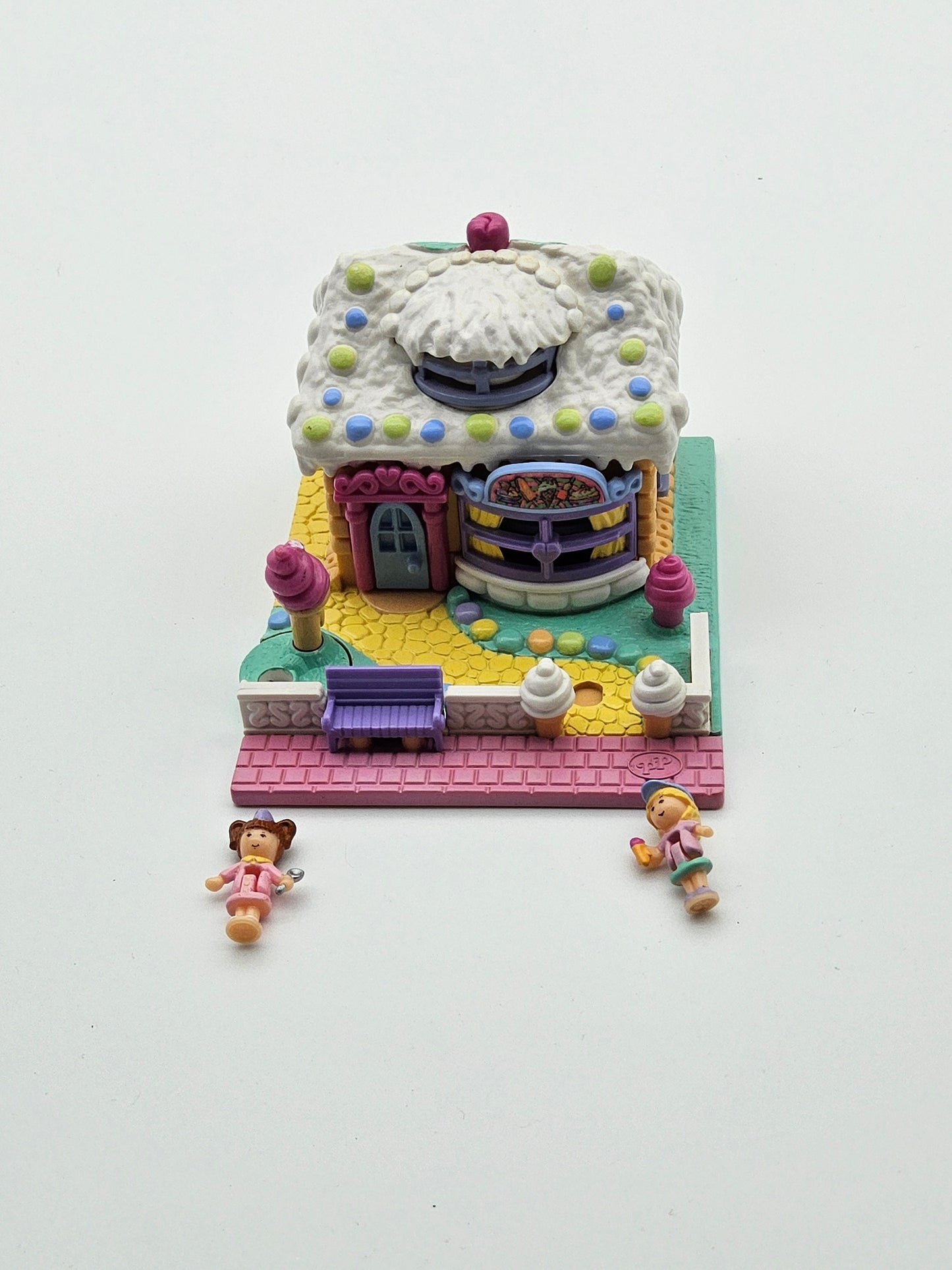 Polly pocket ice cream parlour (vanilla variation) 100% complete