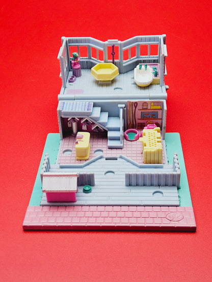 Polly pocket pollyville pet shop 100% complete